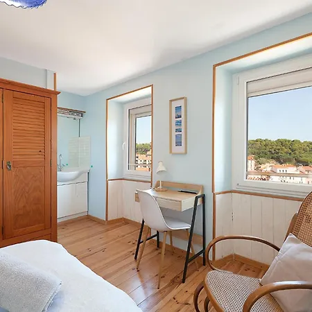 Le Belveze, Emplacement Et Calme Port Vendres