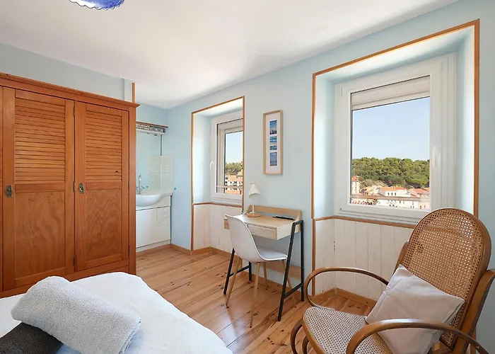 Le Belveze, Emplacement Et Calme Port Vendres